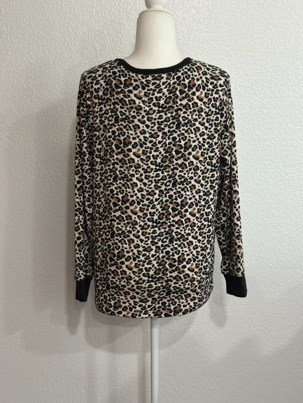 René Rofé Leopard Print Pajama Set Size Large Soft Stretch Lounge Set - Picture 5 of 12